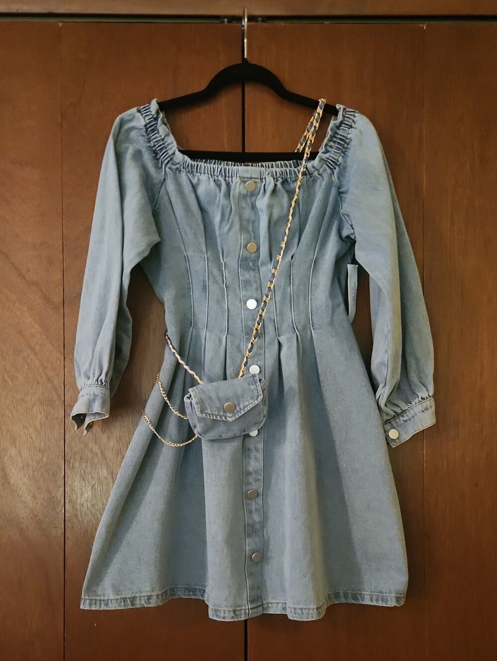 VENUS Light Blue Denim Button-Front Dress W/ Matching Denim Pouch W/ Gold Chain